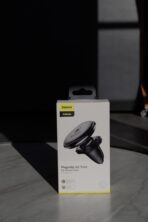 Baseus Magnetic Air Vent Car Mount (black)