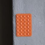 Силіконова наліпка-тримач (orange)