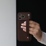 Чохол Champagne Brown + тримач 17 Pro